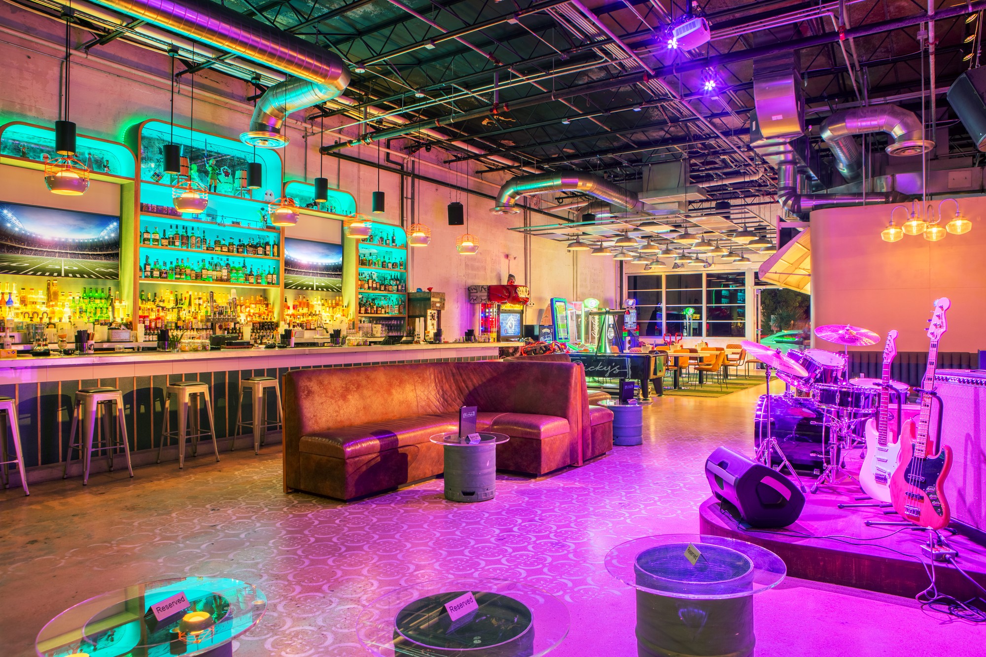 Ricky’s South Beach interior